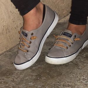 Size 6 1/2 M - women’s - Sperry shoes - slip-on